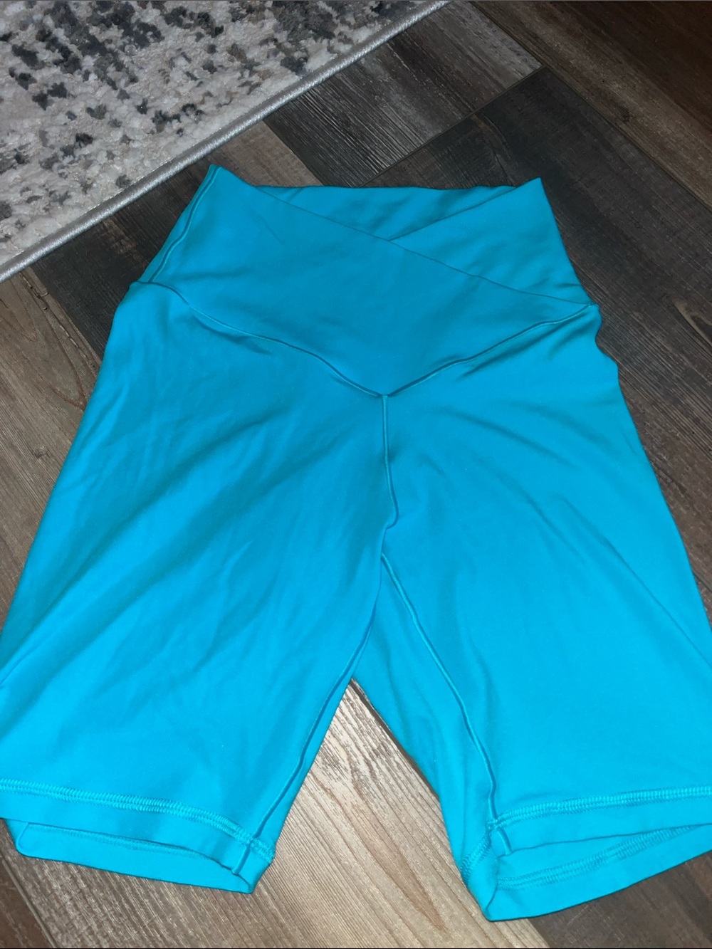 Aerie unworn High-Waist Turquoise Women’s Active Shorts 7 inch length